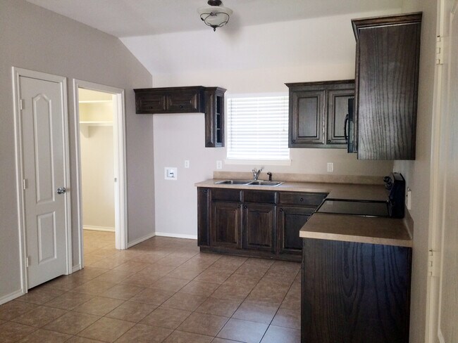 Photo - COMING SOON! 3 Bedroom Duplex for Rent in Lindale! Unit 17023 Loring Ln