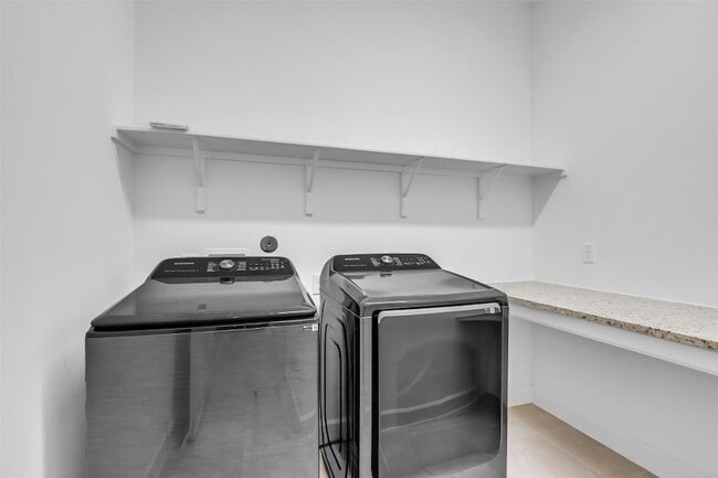 Photo - 10607 Katherine Lk Dr