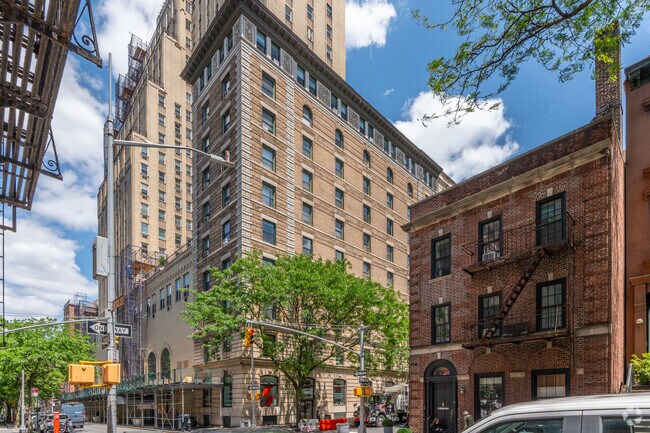 41-43 Clark St - The St. George Tower