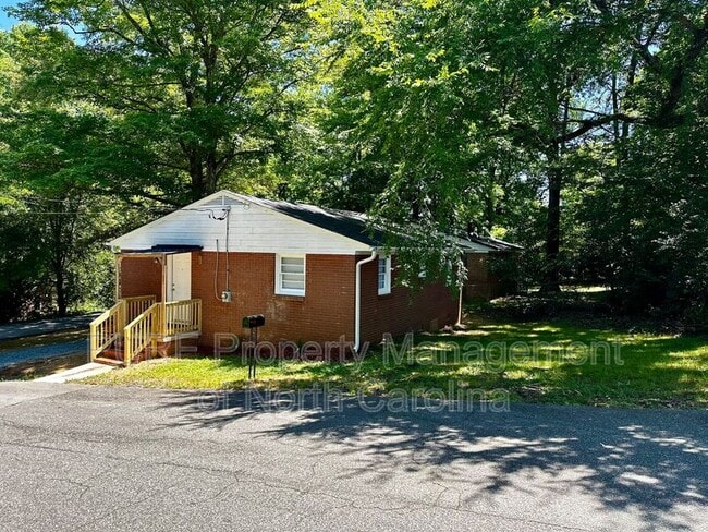 Photo - 221 Bookington Dr