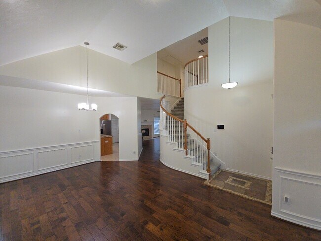 16514 Bluff Springs Dr
