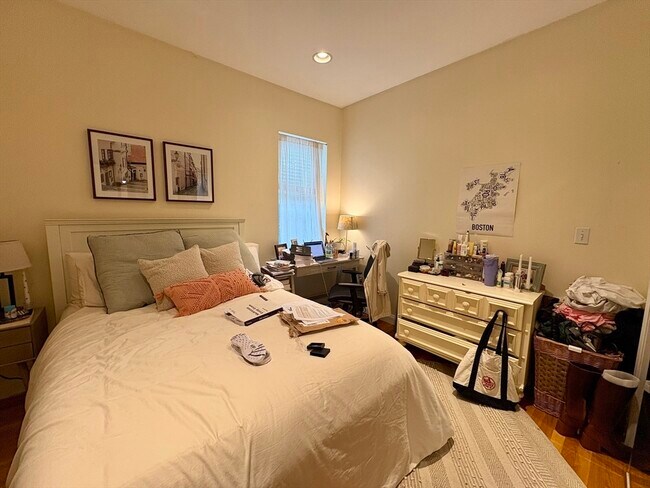 1801 Beacon St Unit 4