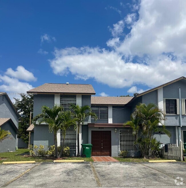 Building Photo - 10000 NW 80th Ct Rental