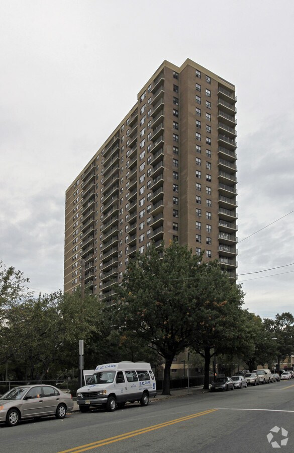 Photo - Parkview Towers Apartments