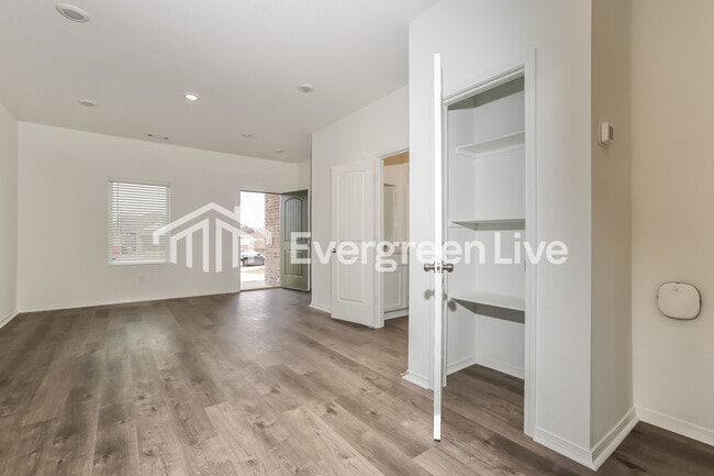 Photo - 1255 Tsar Rd