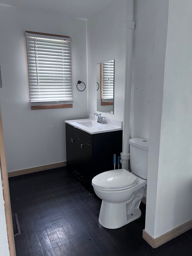 Photo - 639 S Main Ave