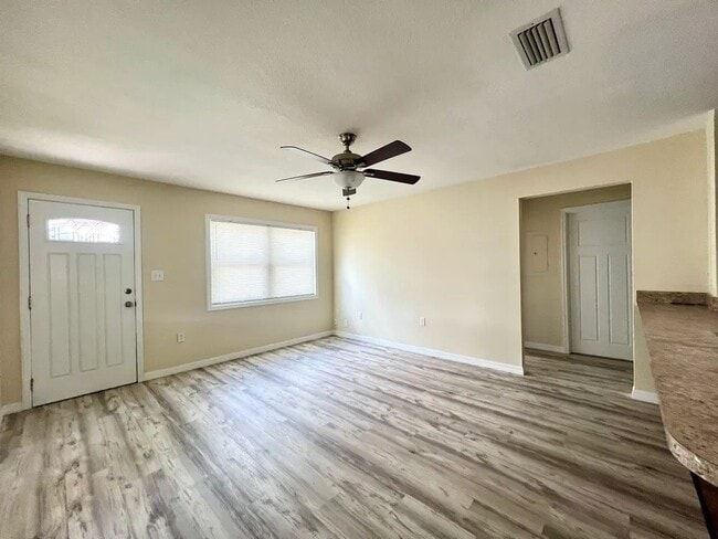 Photo - 1430 W Rambla St