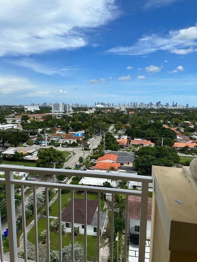 215 SW 42nd Ave Unit PH11