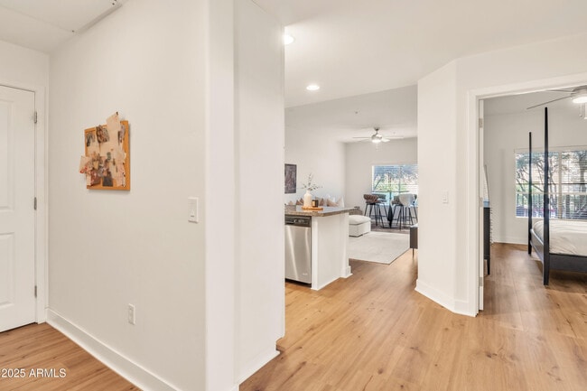 Photo - 5450 E Deer Valley Dr Unit 1004