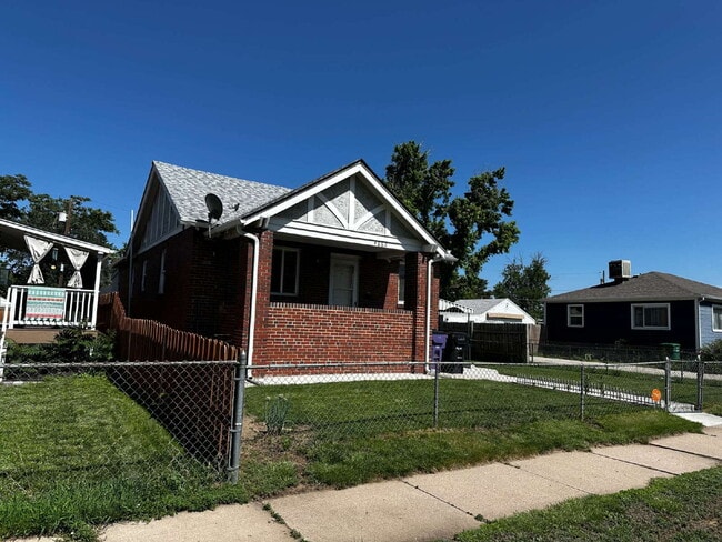 Building Photo - 4662 N Williams St Unit A Rental