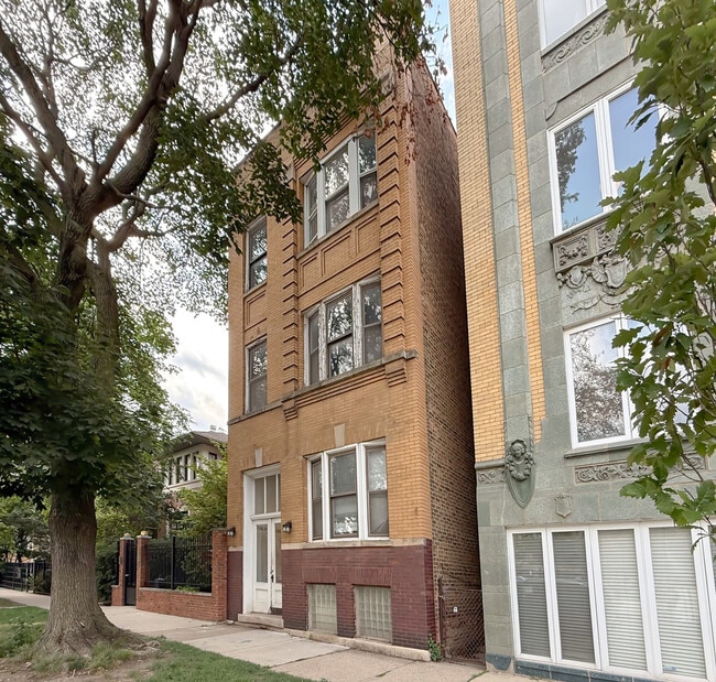 Building Photo - 1640 W Melrose St Unit 1 Rental