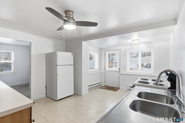 Photo - 1565 Byam Rd