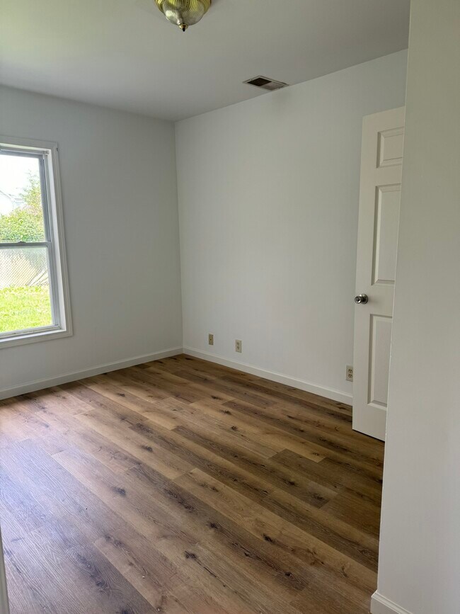 Bedroom 1 - 308 S State St Unidad 308