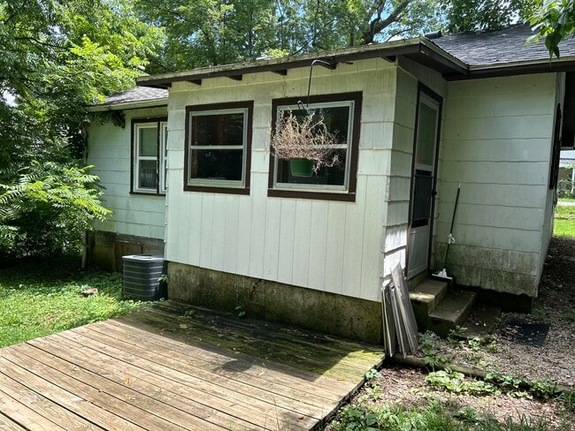 Photo - 214 Poplar St