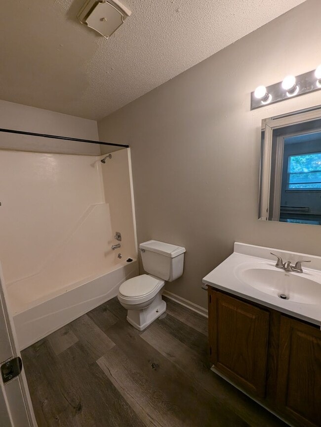 Photo - Upstairs 2 Bedroom Apartment Unit 2912 Lawnridge Ct Apt A