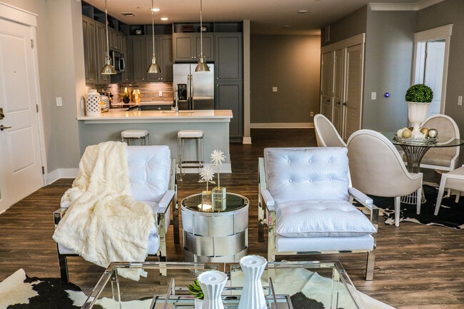 Photo - Carolina Square