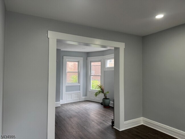 Photo - 105 N Munn Ave