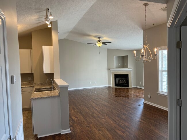 Building Photo - 3708 Cotswold Terrace Unit 3C Rental