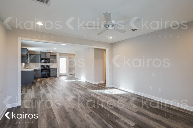 1366 Maxwell Cir