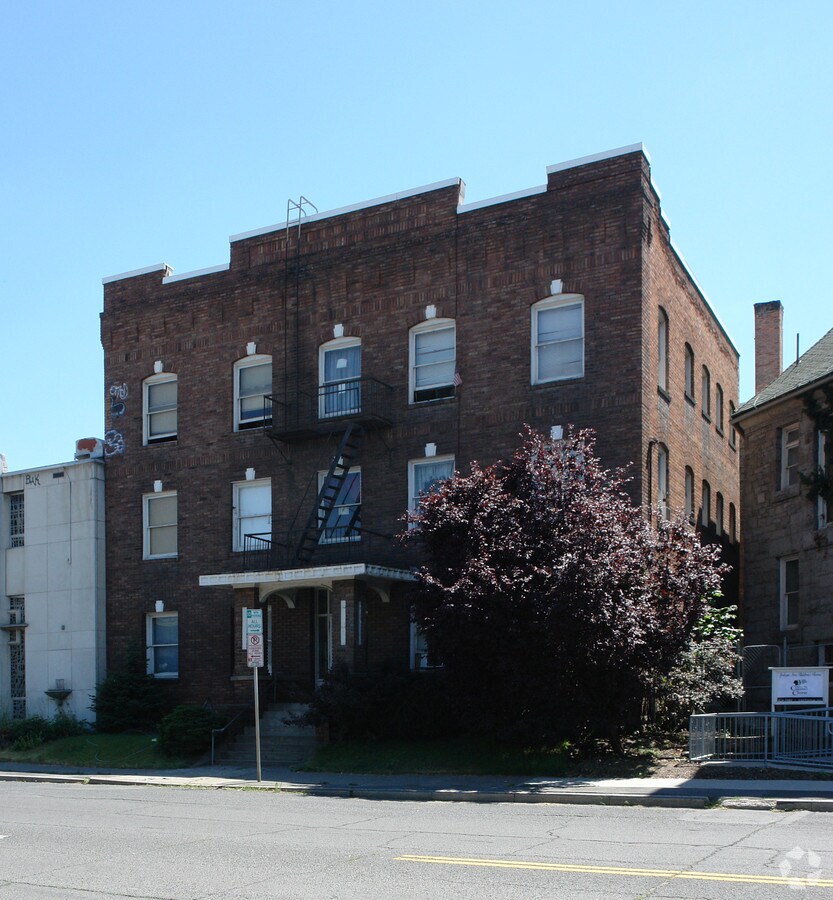 Photo - 317 W 4th Ave Apartments