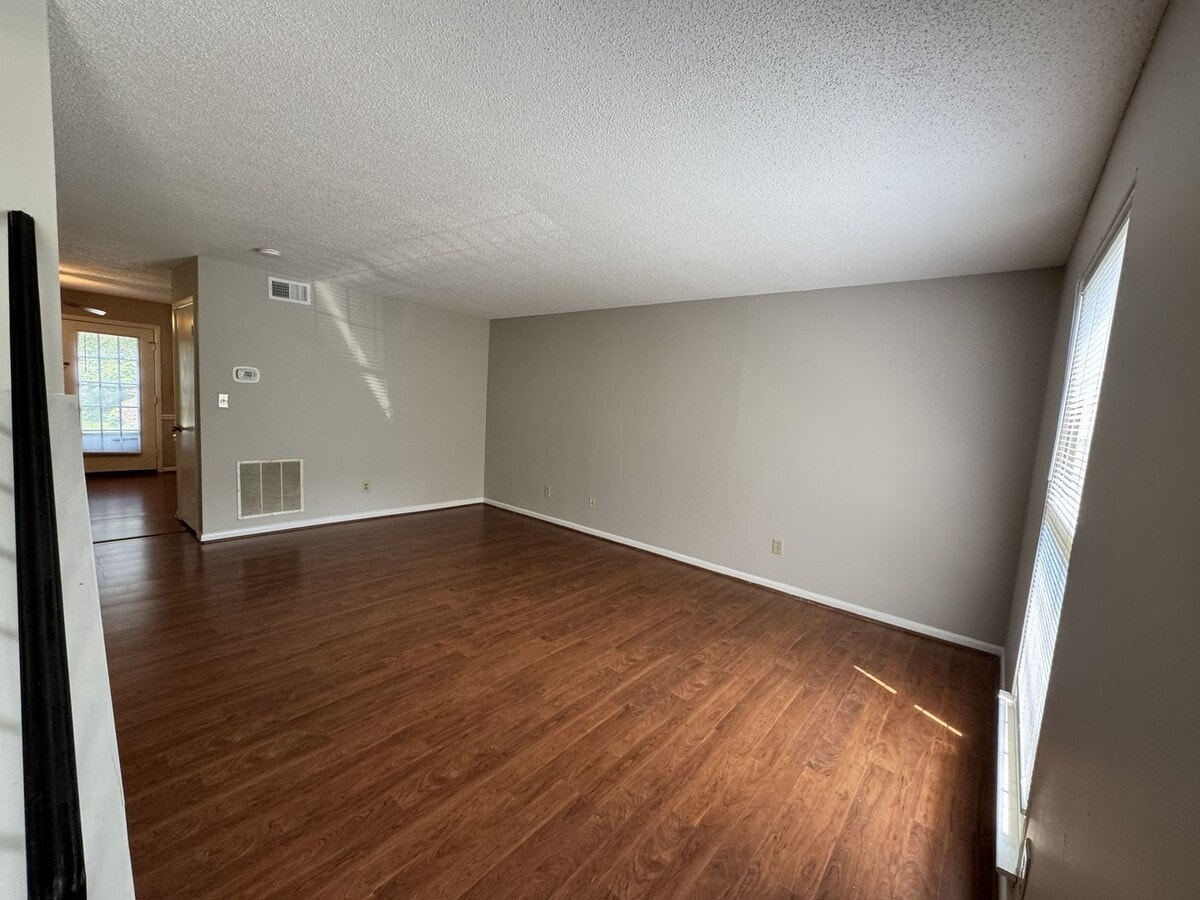 Photo - 134 Turnwood Ln