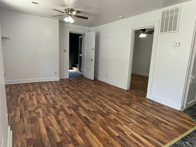 Photo - 2500 N Sawyer Ave Unidad #1R