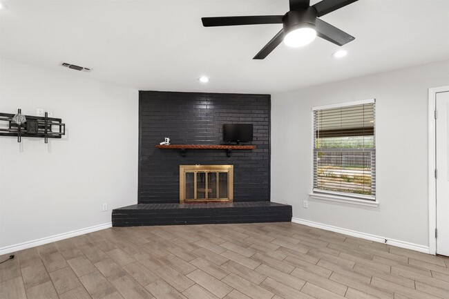 Photo - 108 Jaimie Way