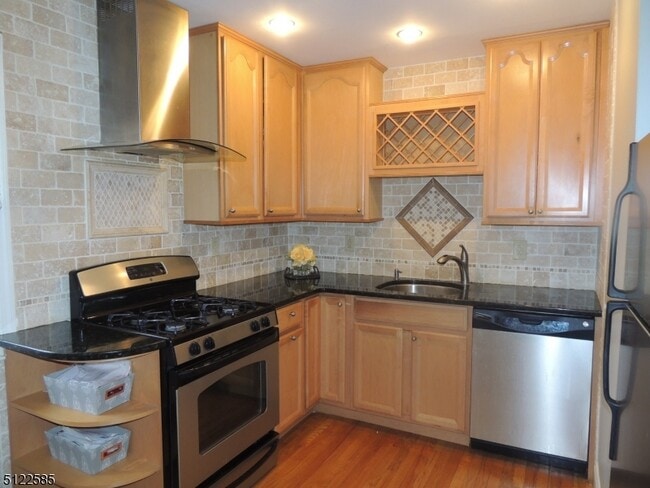 Photo - 201 Pitney Pl Unidad 201