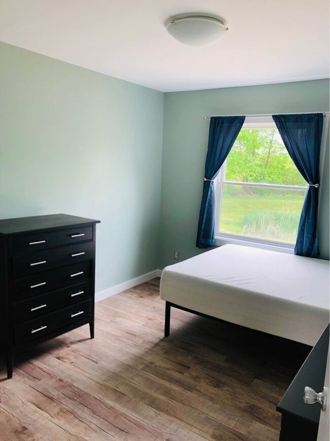 Photo - 109 Birdseye View Dr Unit b