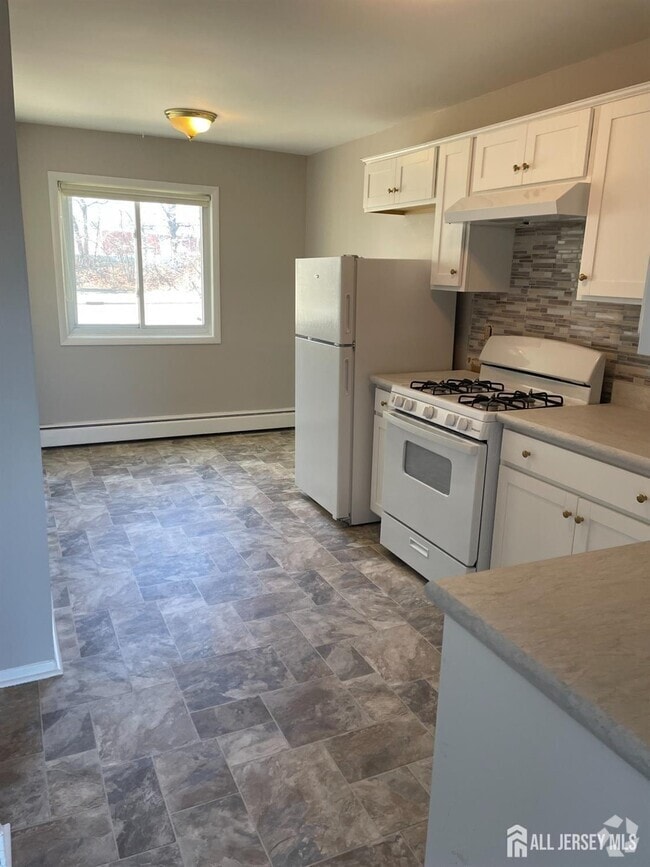 Building Photo - 5 Lake Ave Unit #7B Rental