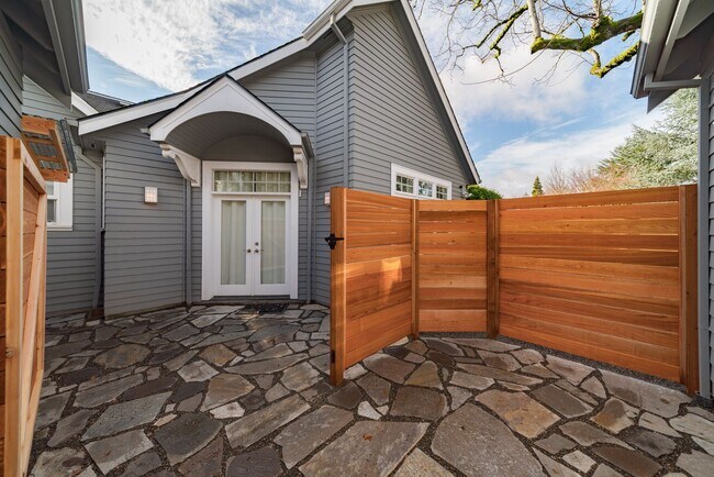 Photo - Knott House Unidad 3577~Knott~#B~K129