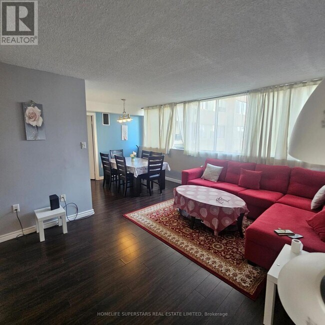 Photo - 3590 Kaneff Crescent Unité 506