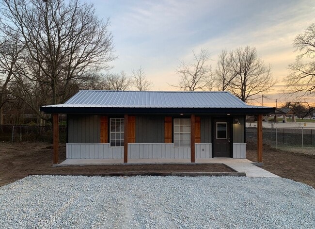 Building Photo - Cute and Cozy 1 Bedroom 1 Bath House