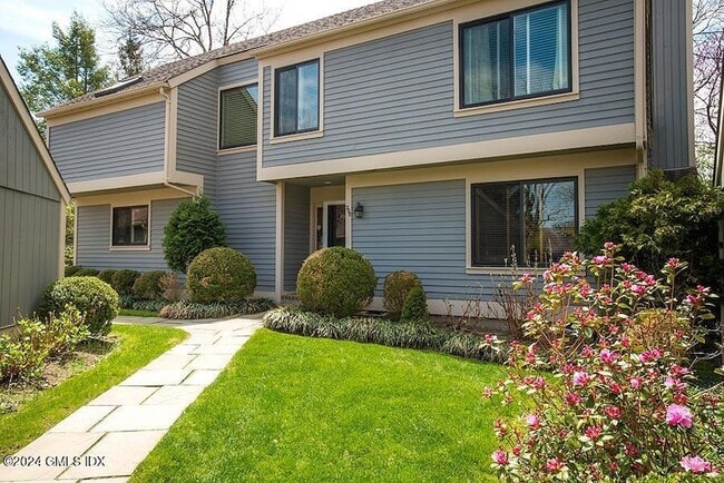 Building Photo - 208 W Lyon Farm Dr Unit 208