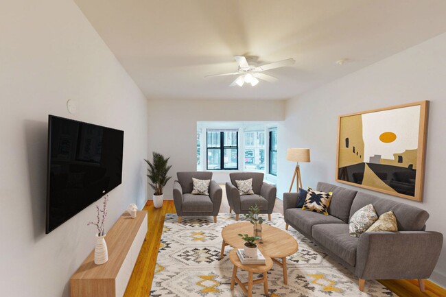 Dining/Living room - 5300-5308 S. Hyde Park Boulevard Apartments