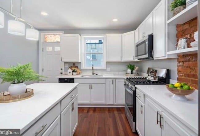 Photo - 2815 Orleans St