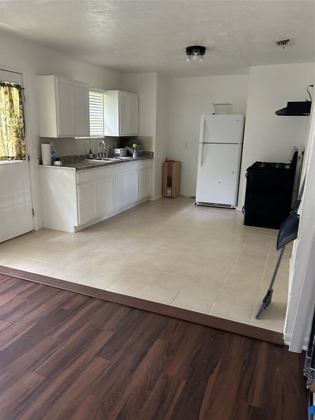 Photo - 5522 Thrush Dr
