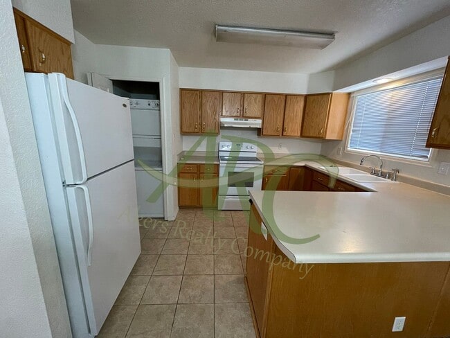 Photo - 2730 Poplar St Unit B