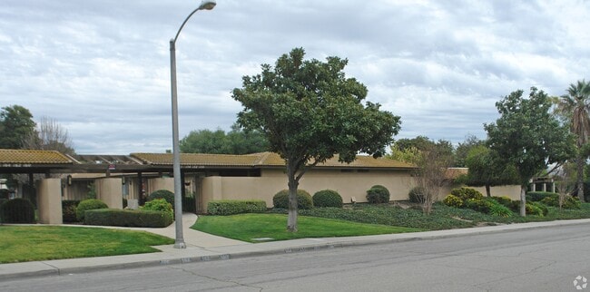 Cambridge Apts