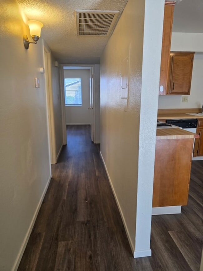 Photo - 5901 Ming Ave Unidad 3