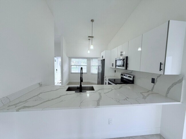 Photo - 34 Paxford Ln