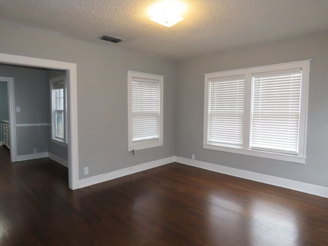 Photo - Charming 1 Bedroom, 1 Bath Upstairs Apartment