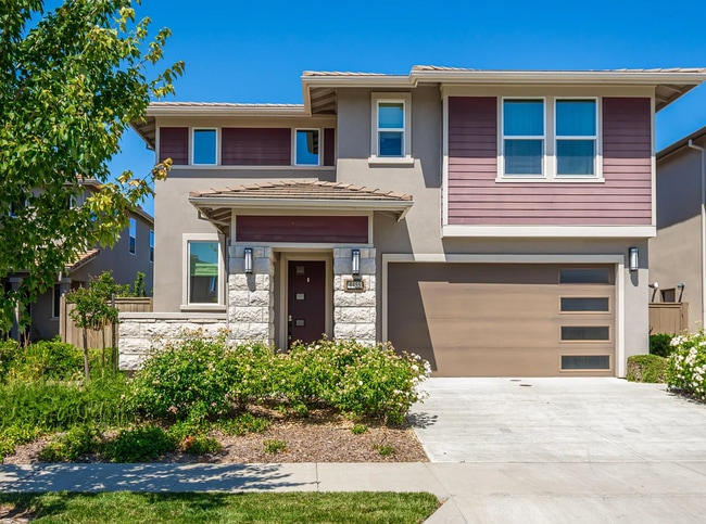 Building Photo - Stunning 3/2.5 with Flex Office! This is occupied. Apps required to view.