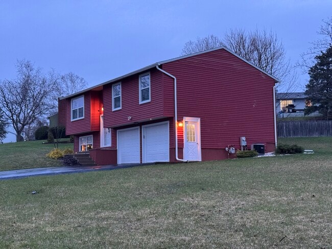 Photo - 5735 Stonykill Dr