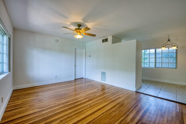 Photo - 86 Isle of Venice Dr Unit ISLES OF VENICE FT LAUD