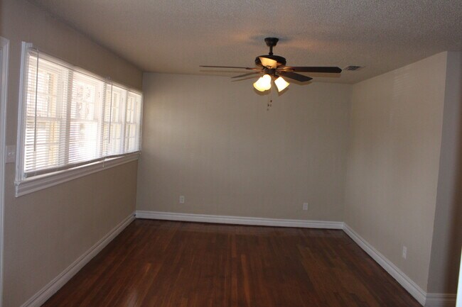 Photo - PRE -LEASING FOR AUGUST ! 4 Bedroom/2 bath House 1.5 Miles from Texas Tech