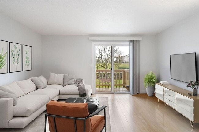 Building Photo - Remodeled-like new! Adorable 2 br 1 bath, great location! Water-sewer-garbage Incl