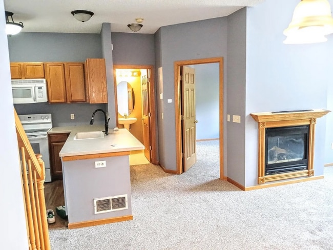 Photo - 670 Kingfisher Ln