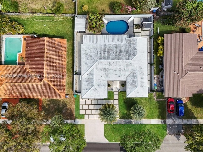 Photo - 6951 Miami Lakeway S