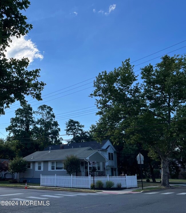 Photo - 106 Leighton Ave